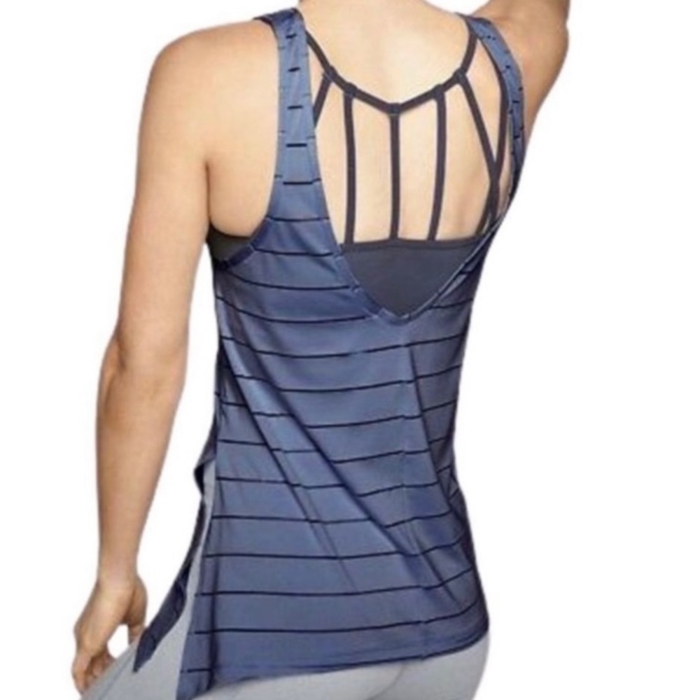 Athleta max out chi 2 in 1 tank top and sports bra size XS